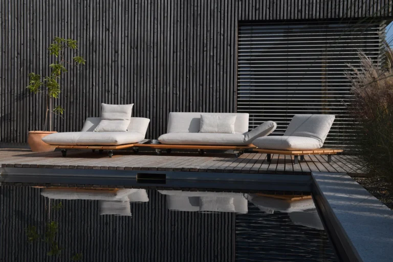Lounge outdoor bei Pool